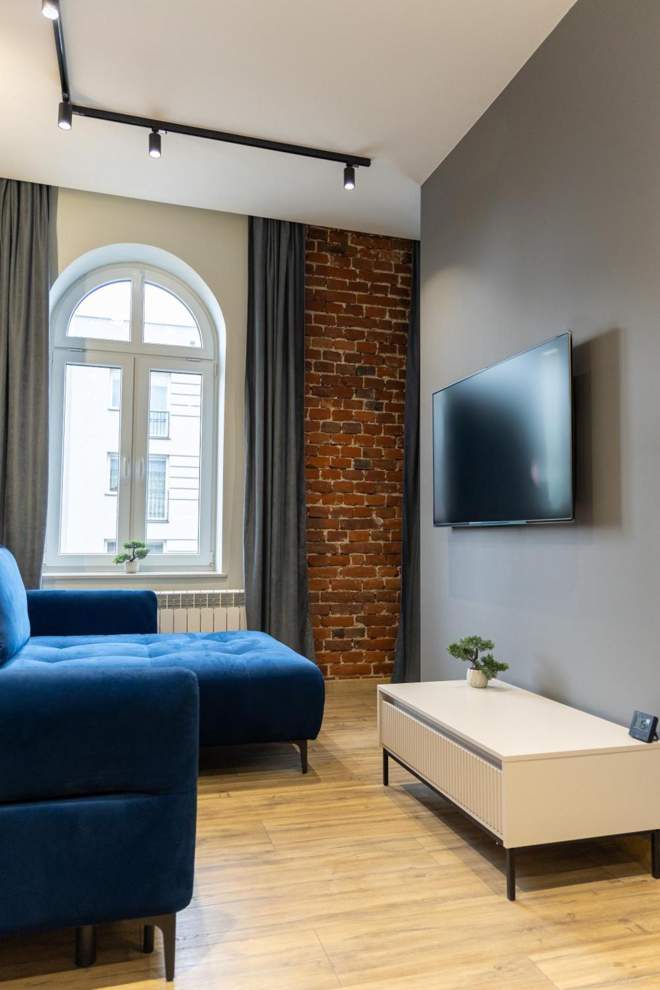 The 9 Apartment *